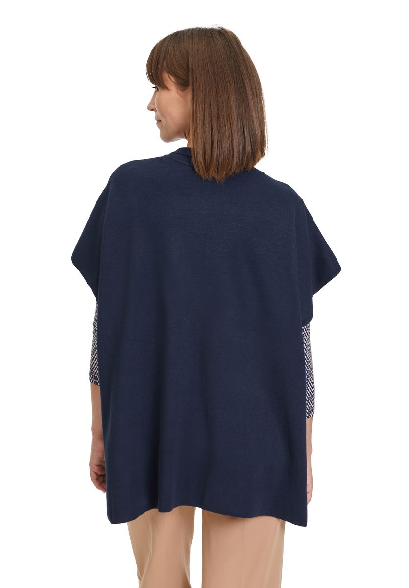 Strick-Cape