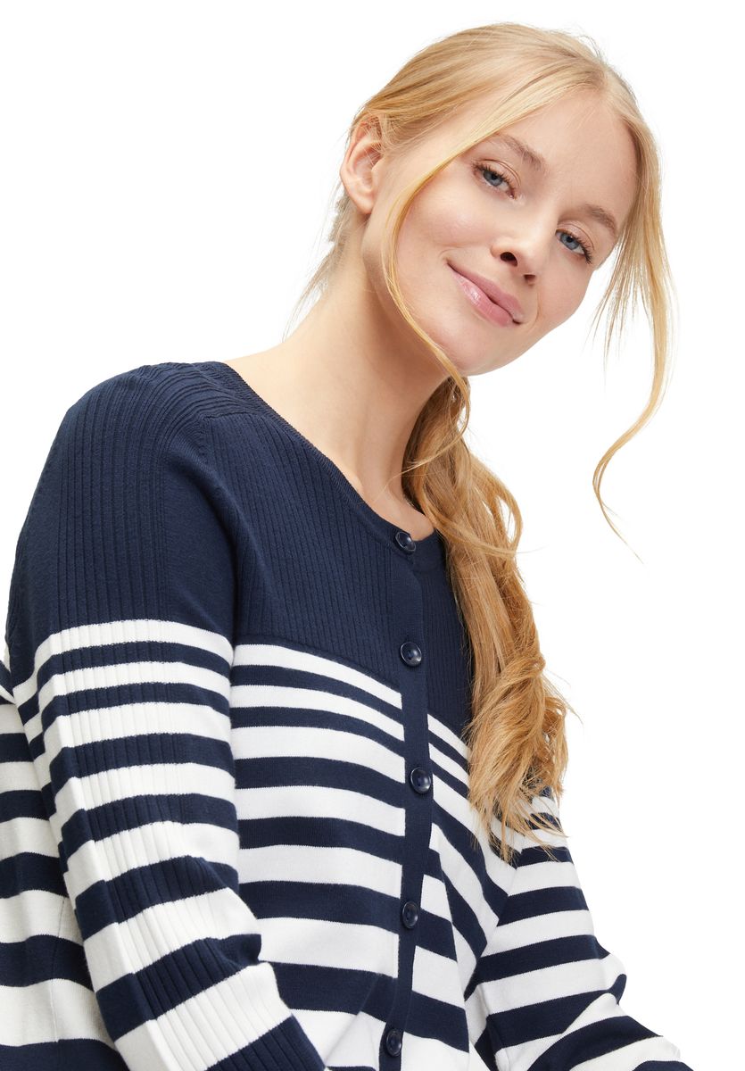 Feinstrickjacke