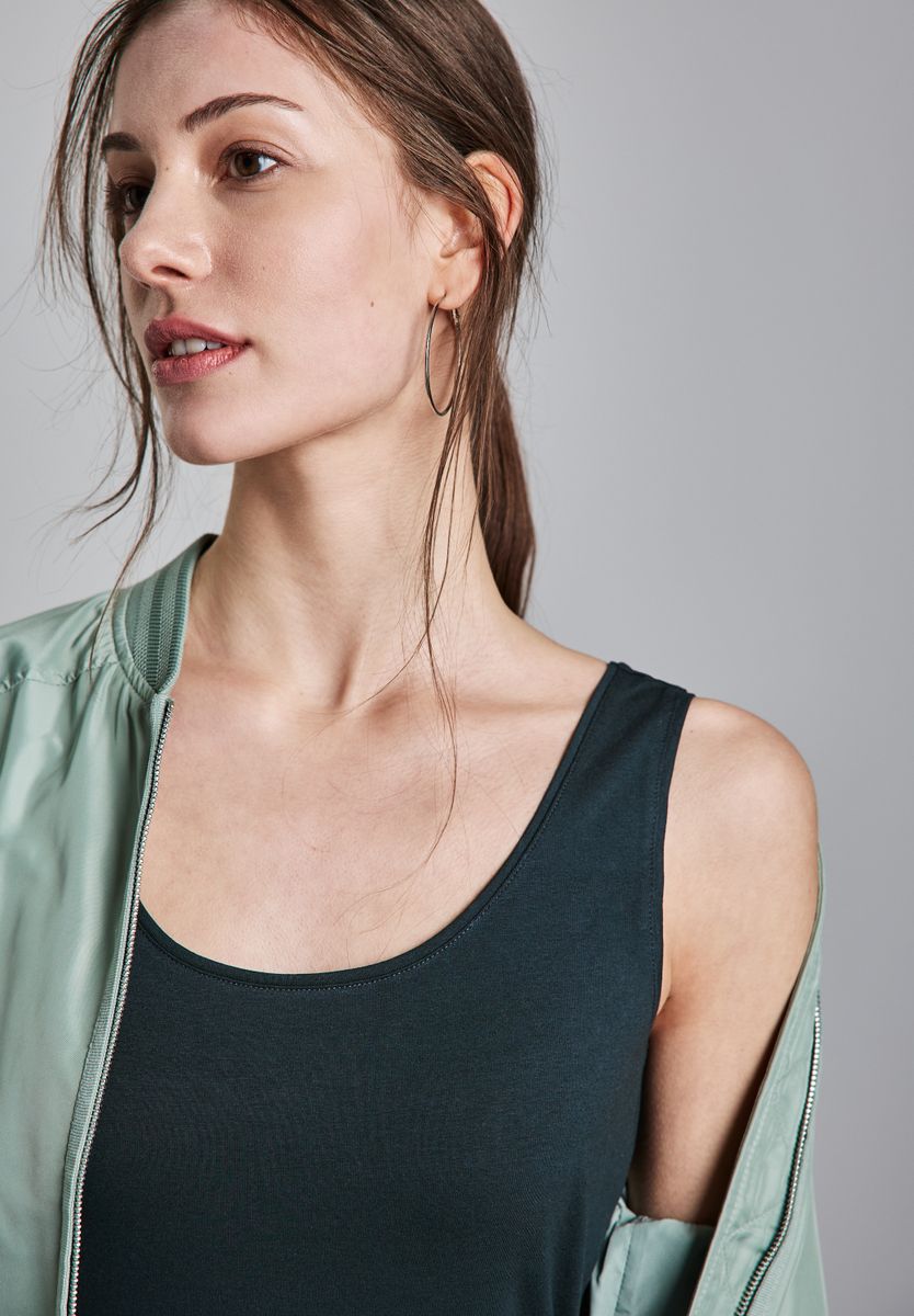 Basic Top in Unifarbe