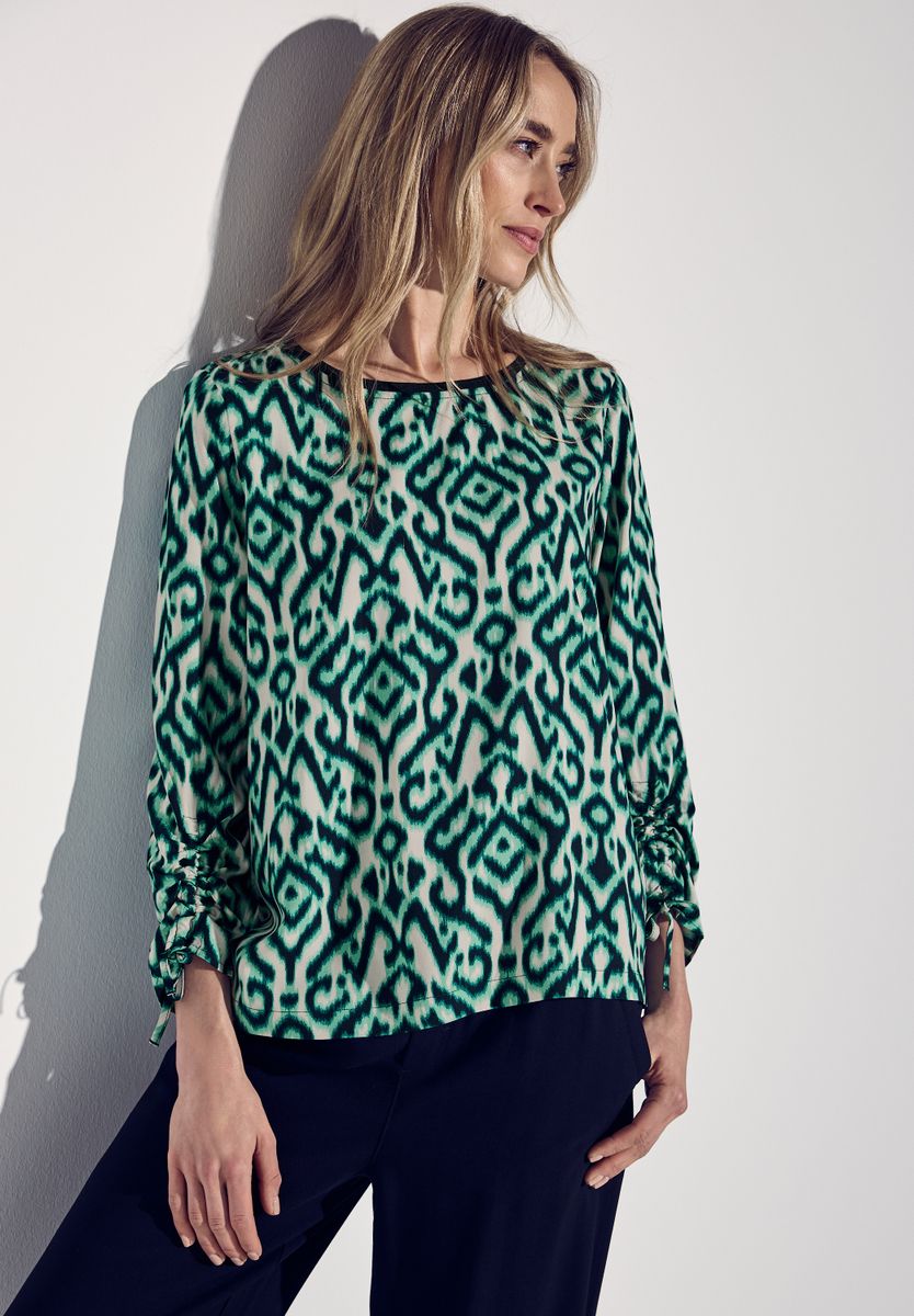 Bluse mit Raffung am Arm