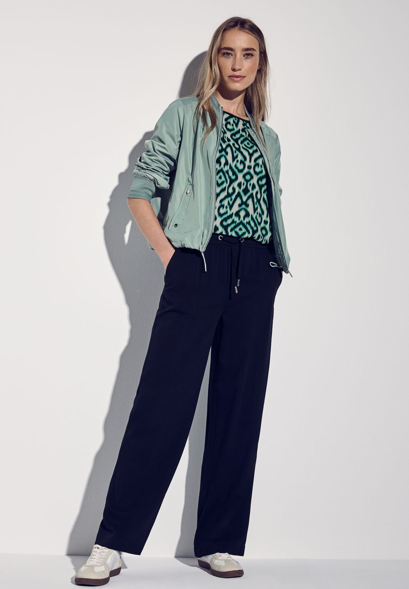Bluse mit Raffung am Arm
