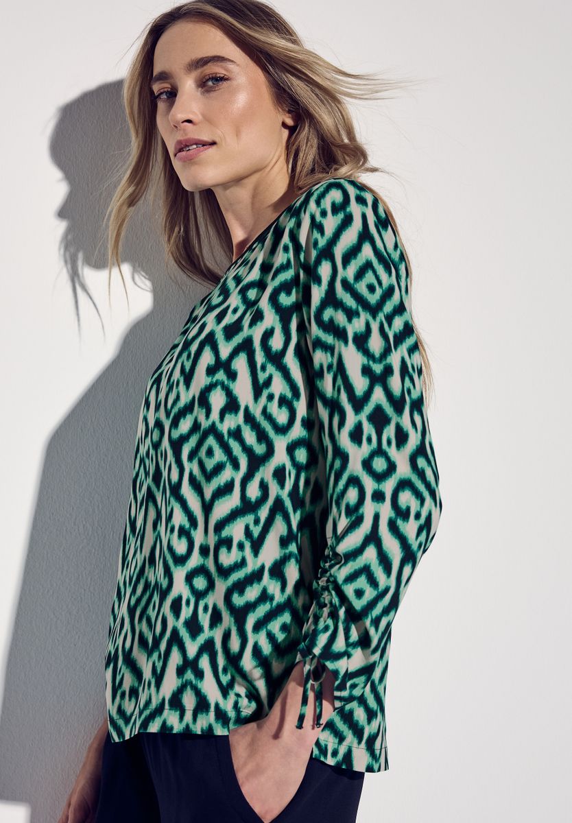 Bluse mit Raffung am Arm