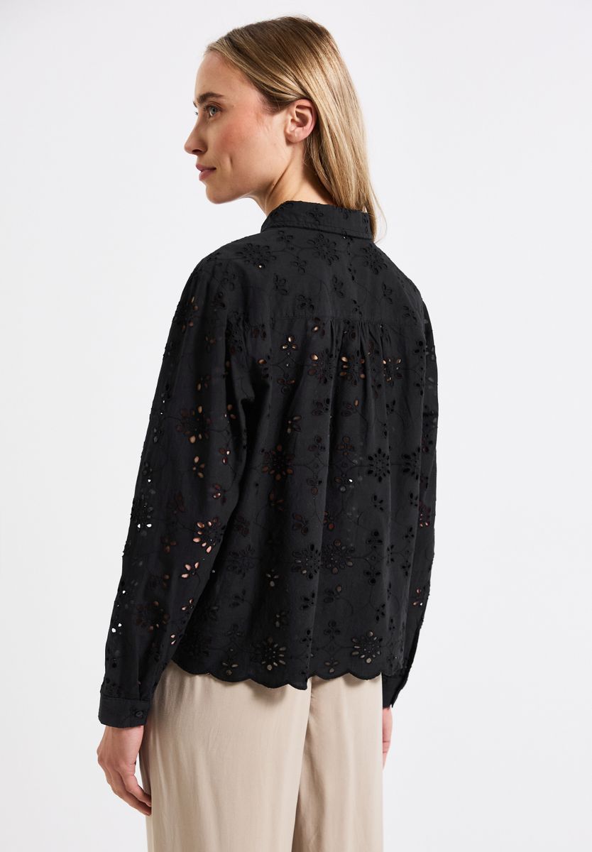 Hemdbluse mit Lochstickerei