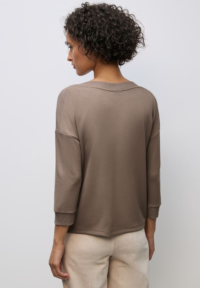 Shirt mit U-Boot-Ausschnitt