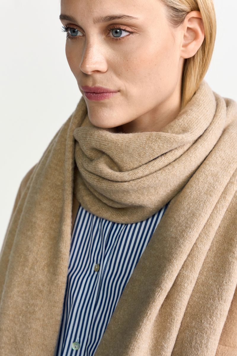 Knitted Scarf with Fringe Edge