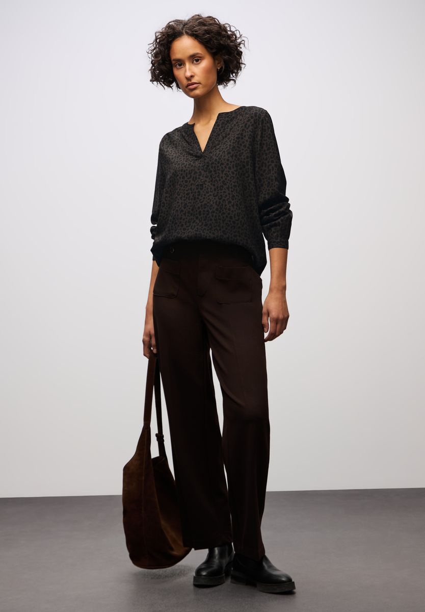 Split Neck Leo Bluse