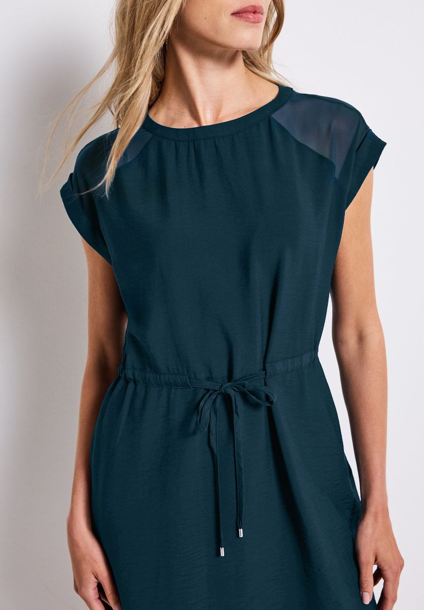 Kleid mit Mesh-Details