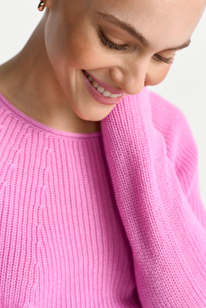 Seamless Crew-neck Half Cardigan
