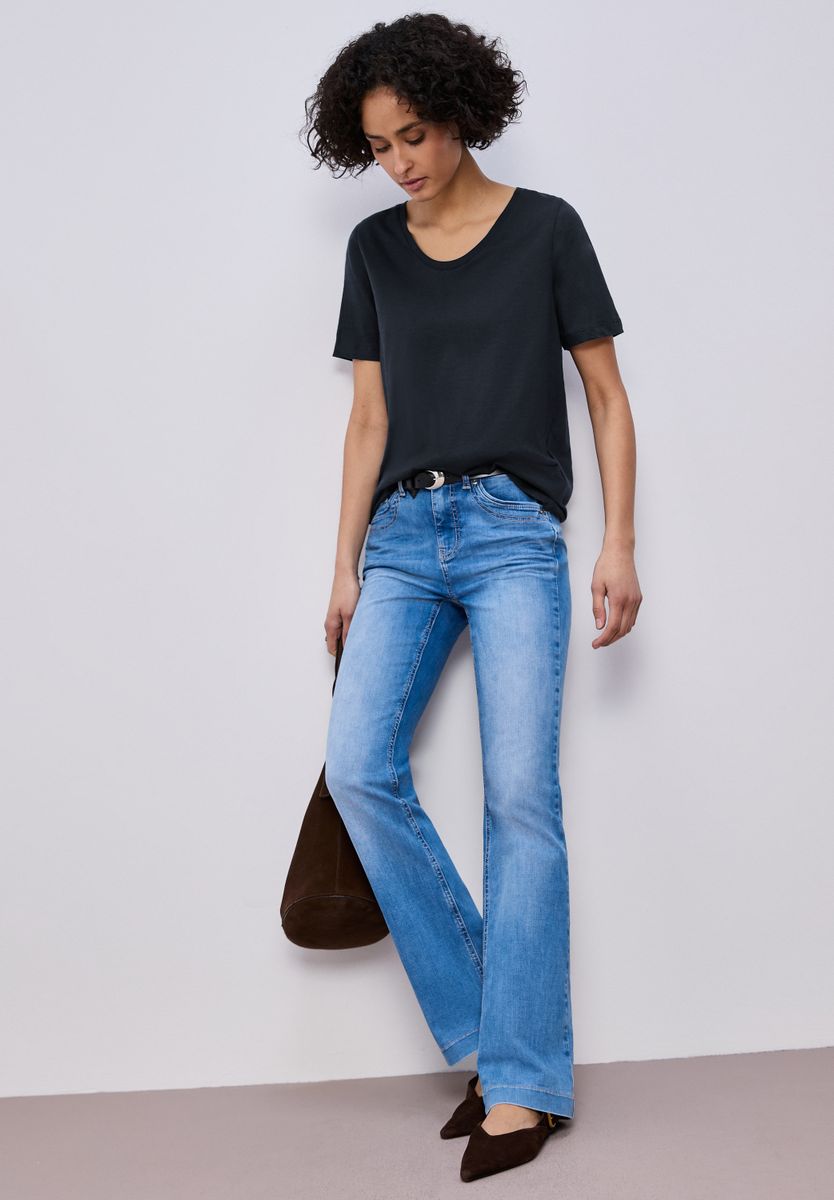 Basic T-Shirt mit gerundetem V-Neck
