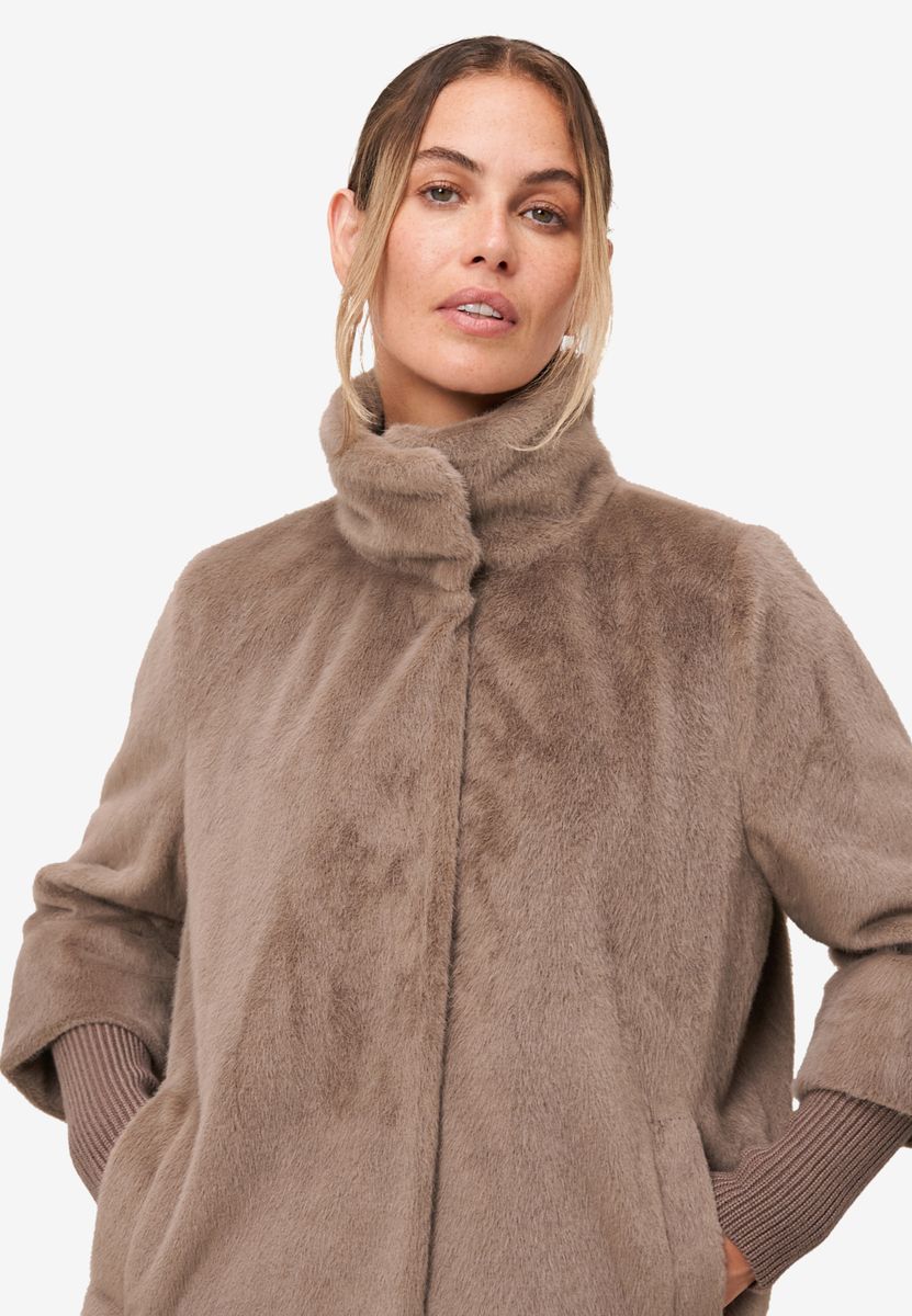 Plüschjacke mit Knöpfen