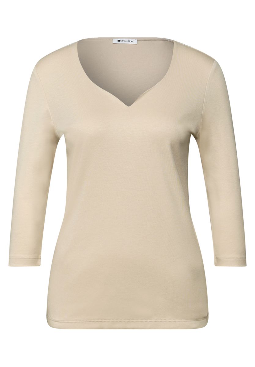 Shirt mit Herzausschnitt