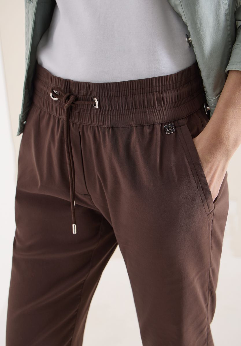 Mid Waist Slim Leg Hose im Casual Fit
