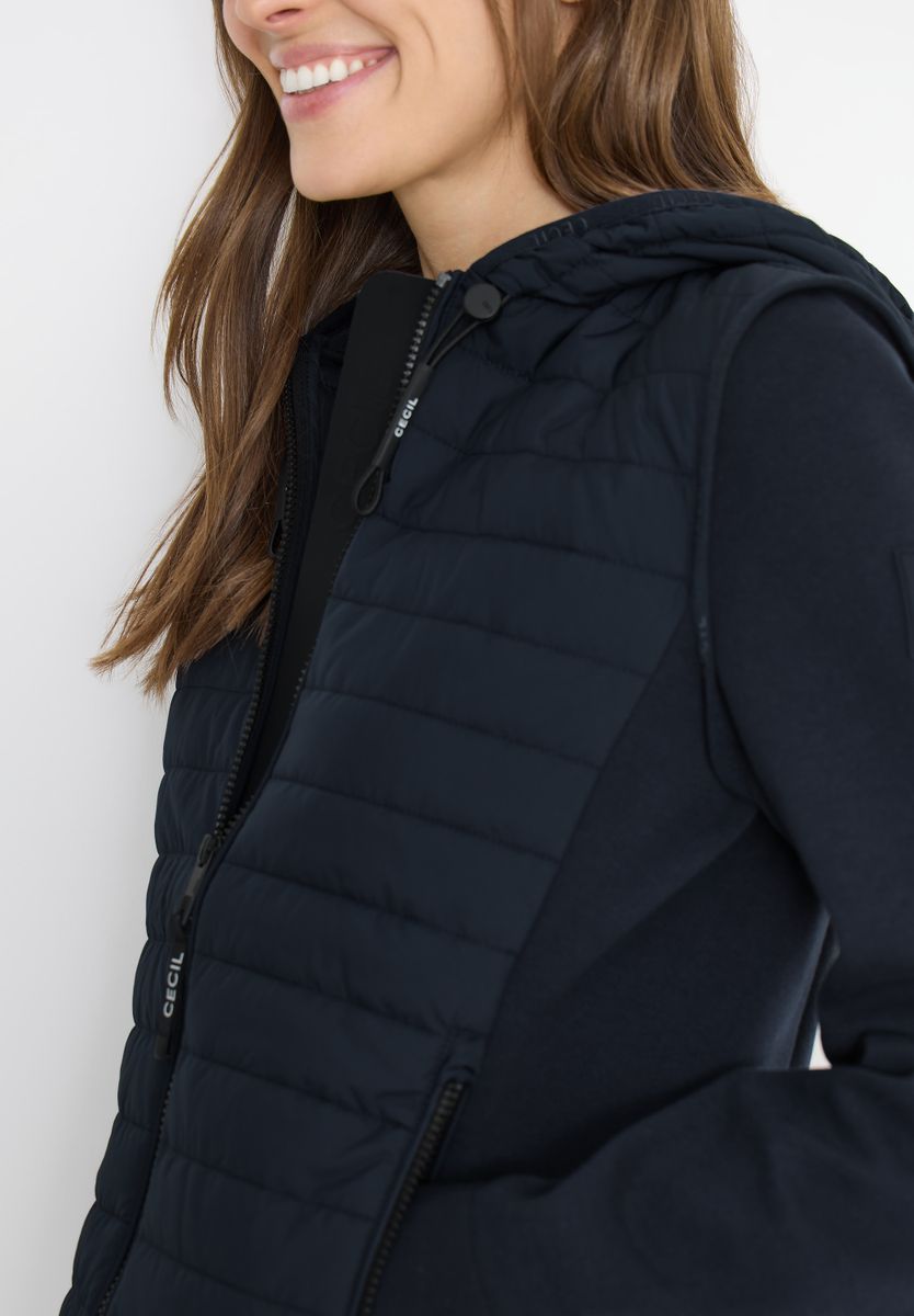 Jacke mit Strukturmix und Kapuze