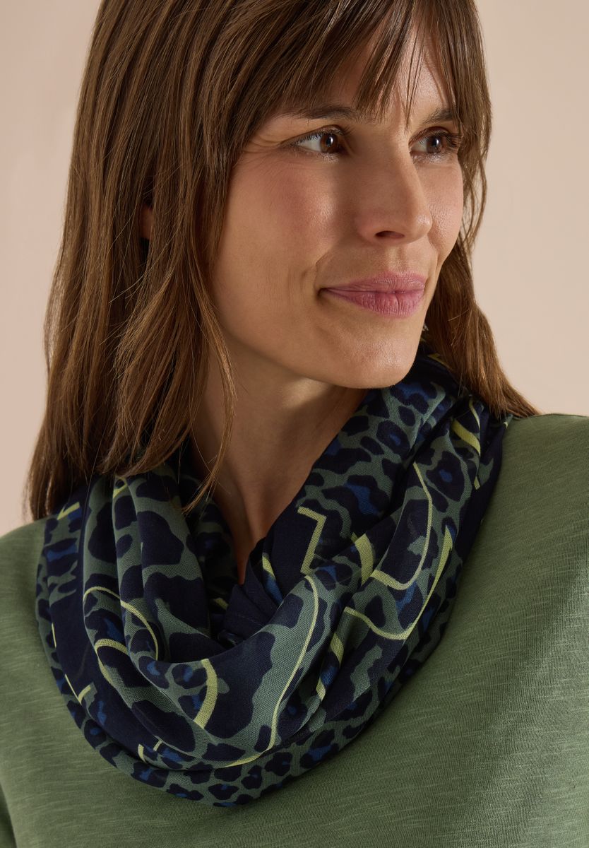 Loop-Schal mit Leo-Muster