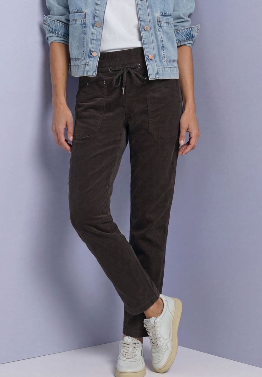 Slim Leg Cordhose im Loose Fit