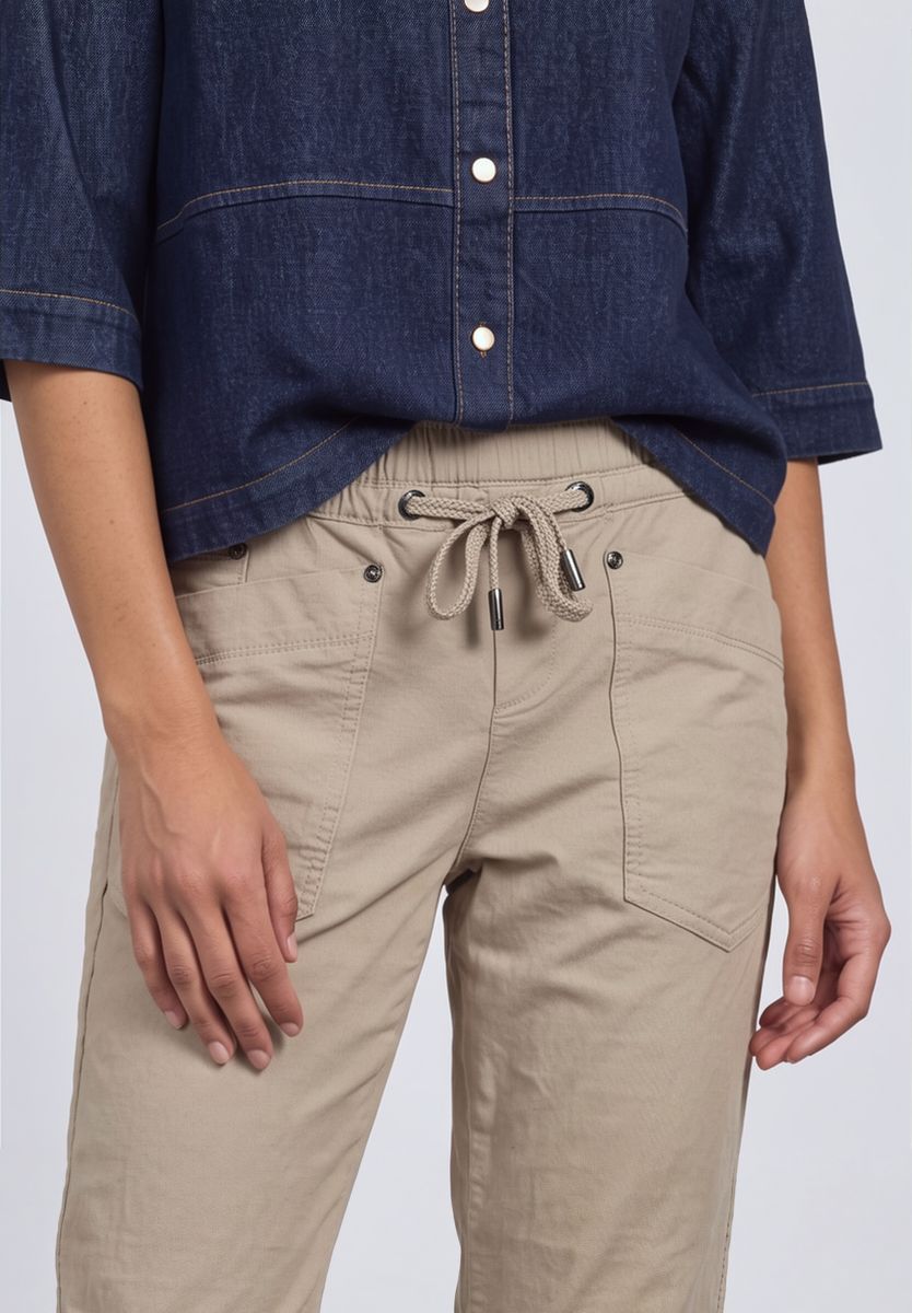 Slim Leg Cordhose im Loose Fit