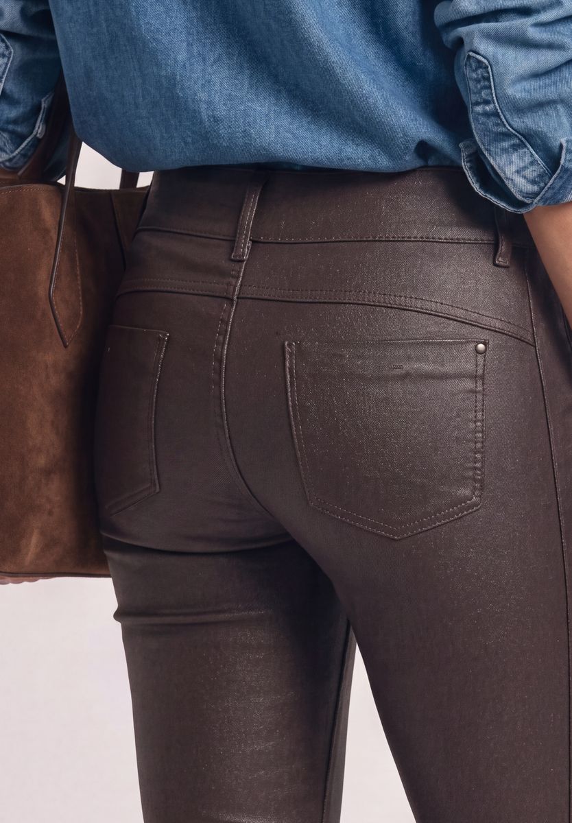 Mid Waist Hose im Slim Fit in Leder-Optik