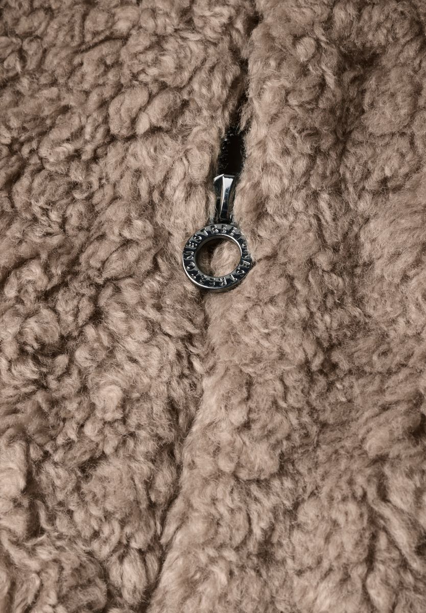 Fake Fur Weste mit Taschen und Zipper