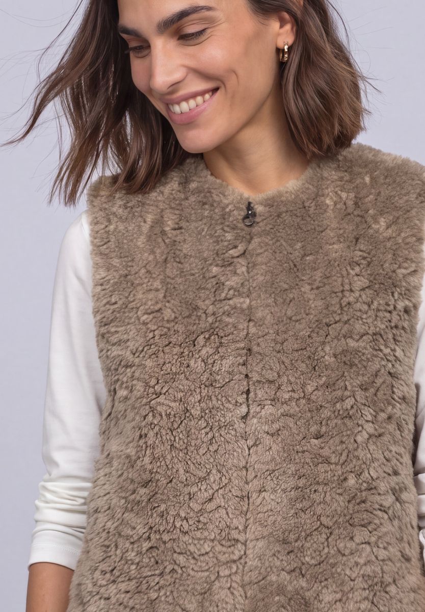Fake Fur Weste mit Taschen und Zipper