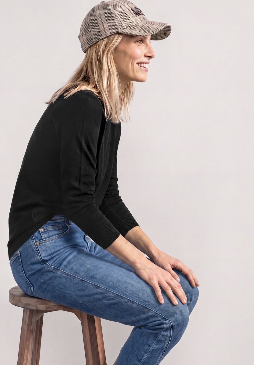 Basic Pullover mit U-Boot-Ausschnitt