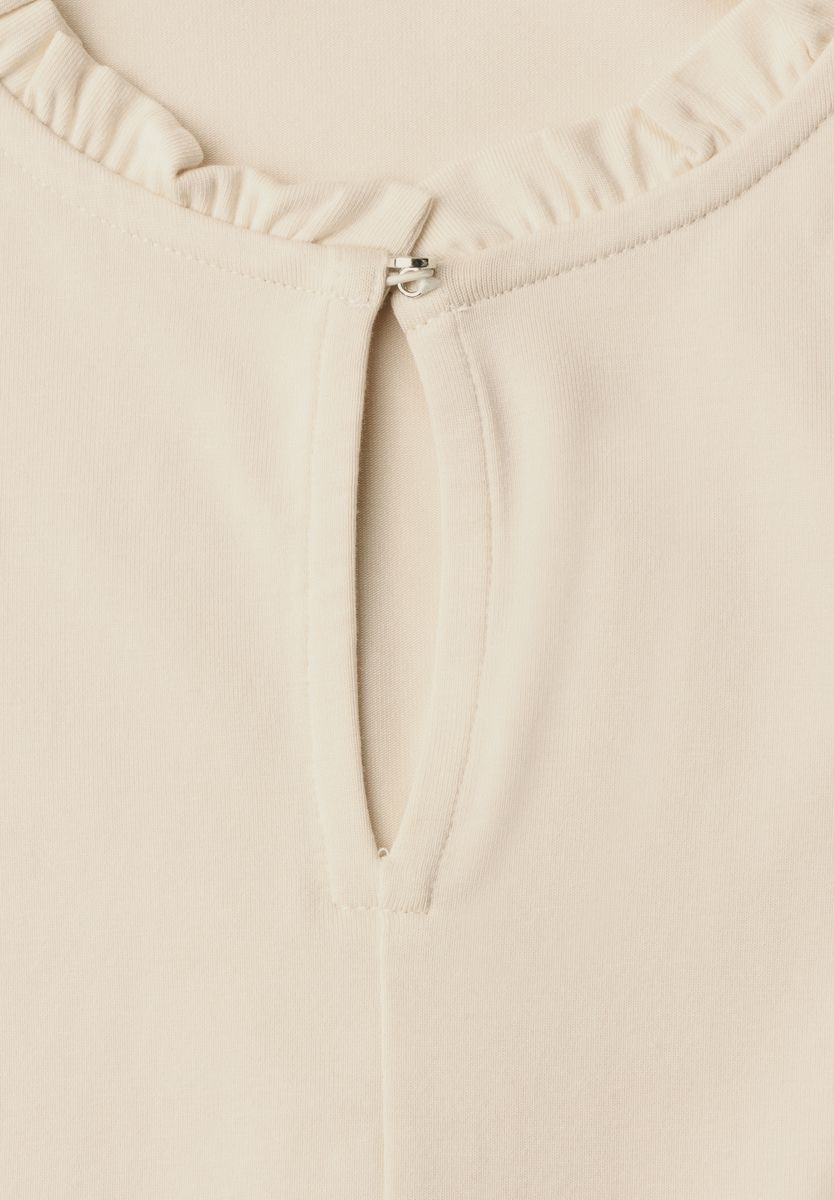 Basic Shirt mit Rüschen und Cut-Out-Detail