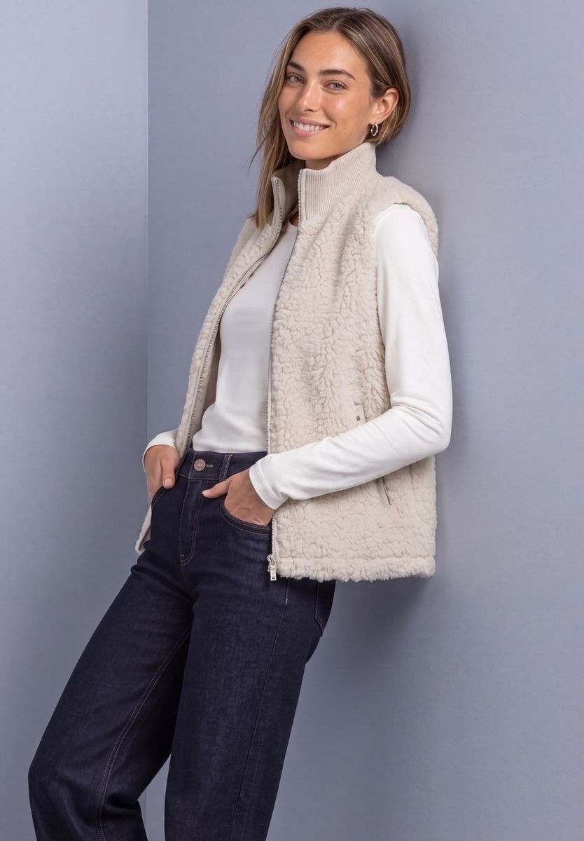Fake Fur Weste mit Strickdetails