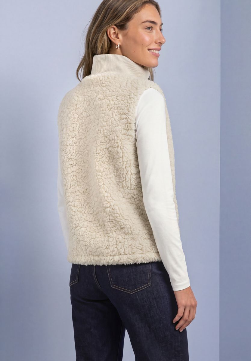 Fake Fur Weste mit Strickdetails