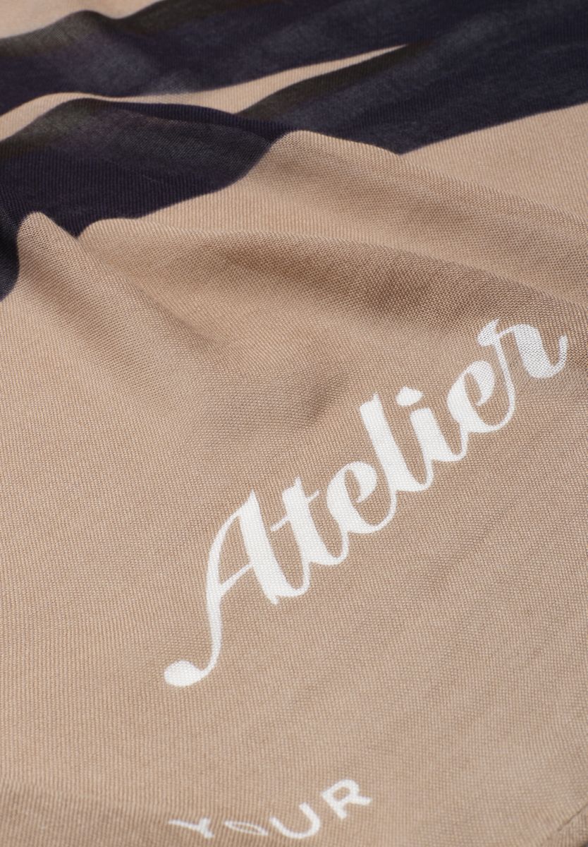 Langer Schal mit Print