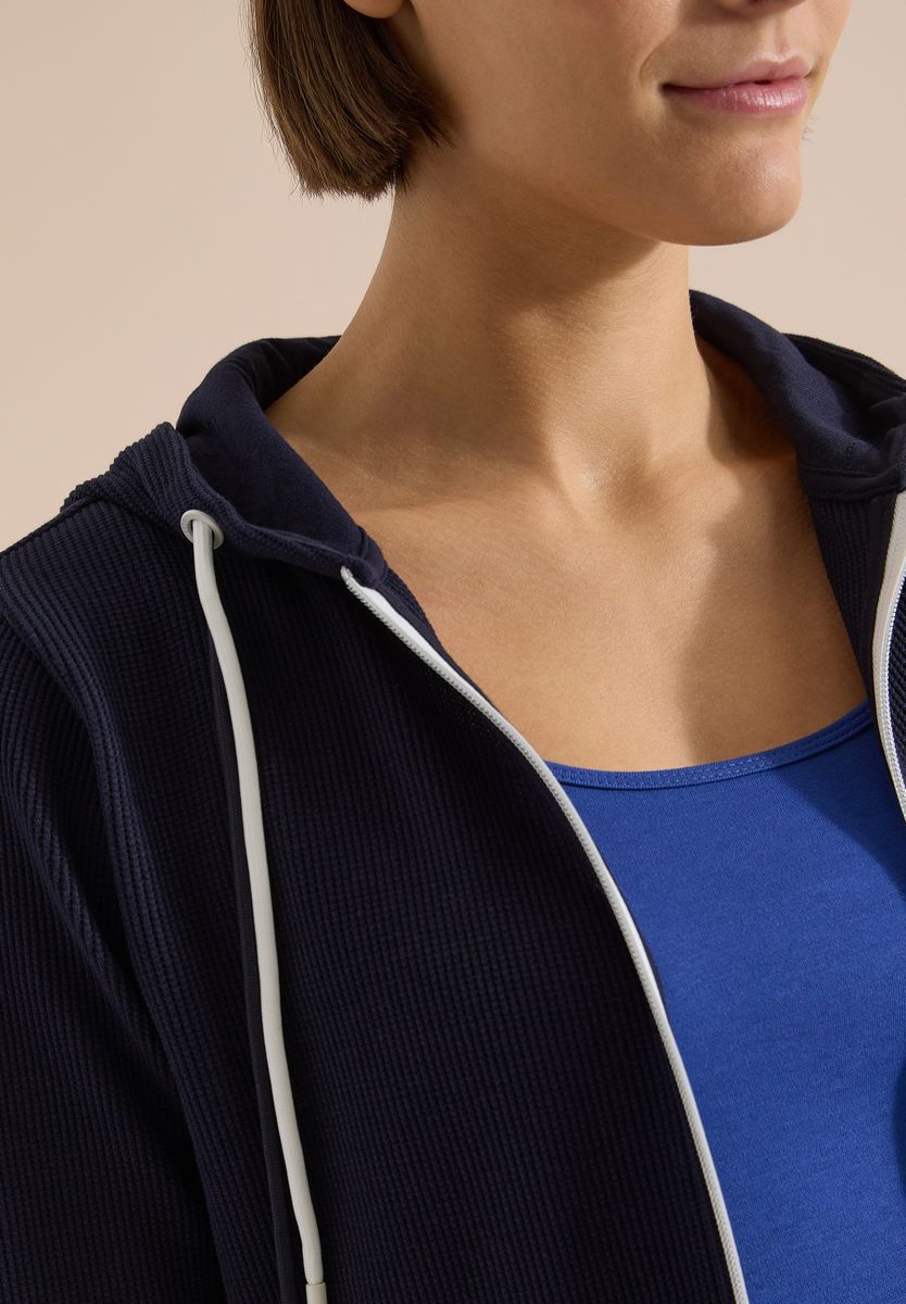 Langarm Jacke mit Kapuze und Struktur
