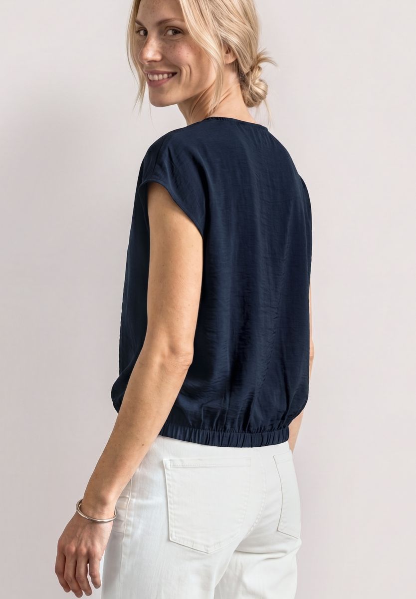 Blusenshirt mit Rundhals und Schnallendetail
