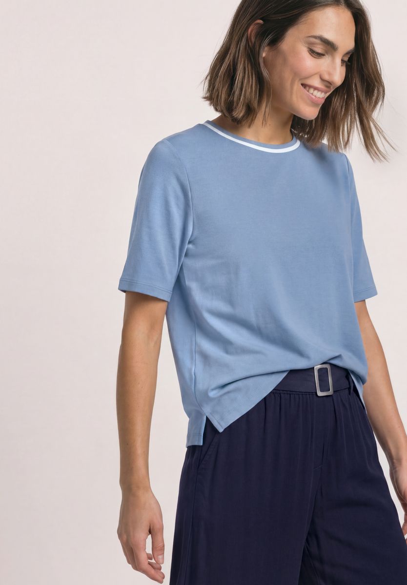 T-Shirt mit Rundhals und Kontrastdetail
