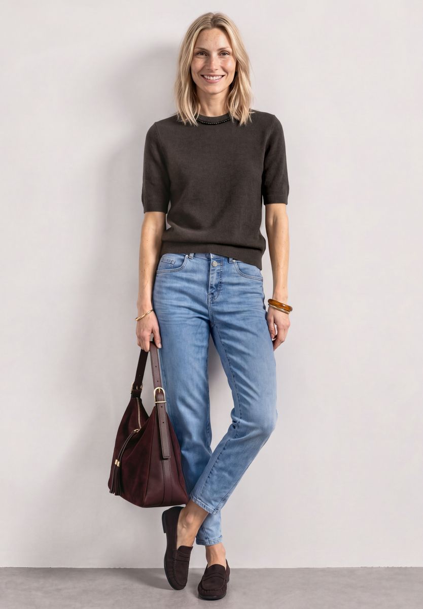 Kurzarm Pullover mit Schmuckdetail