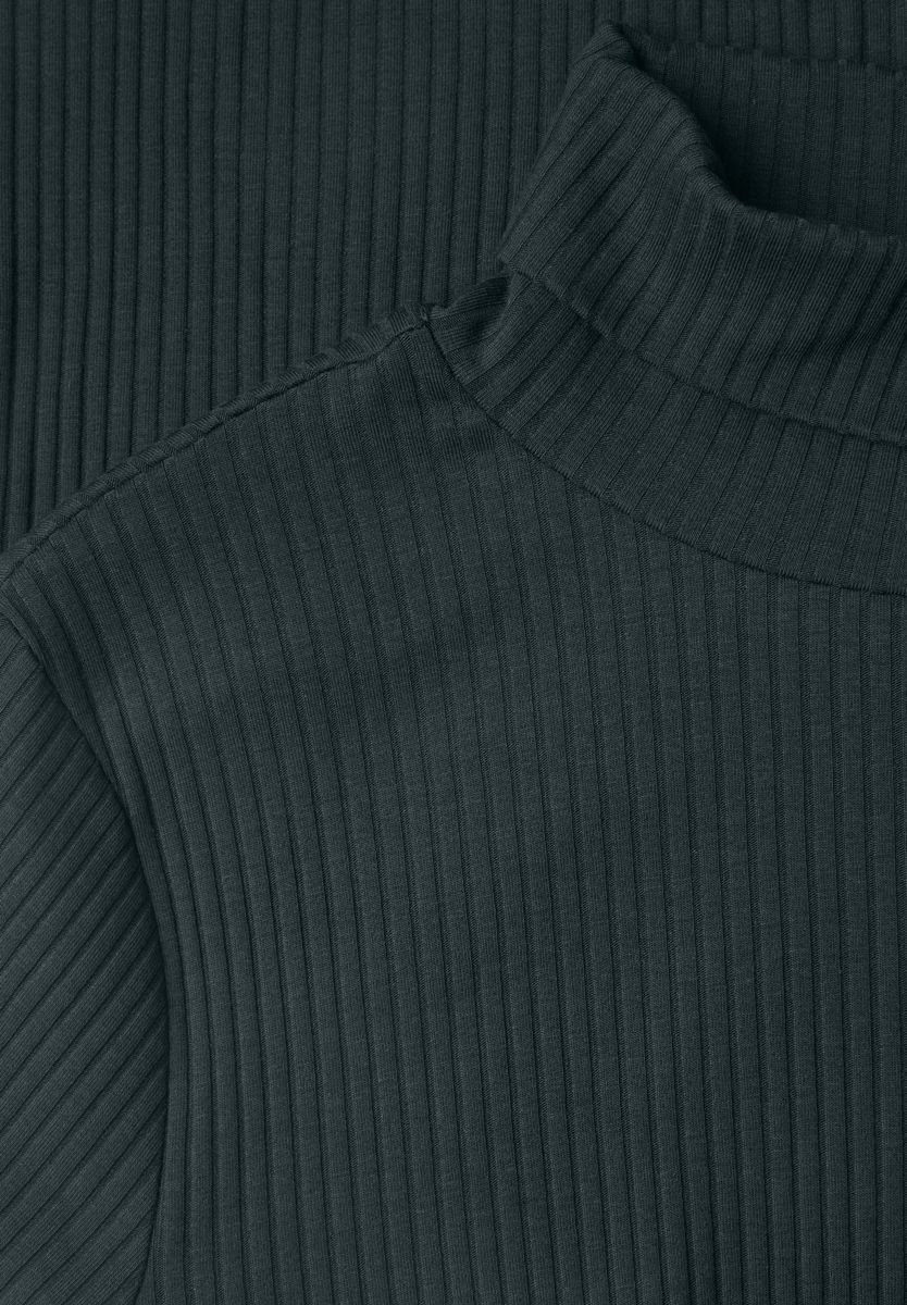 Basic Shirt in Unifarbe mit Rollkragen