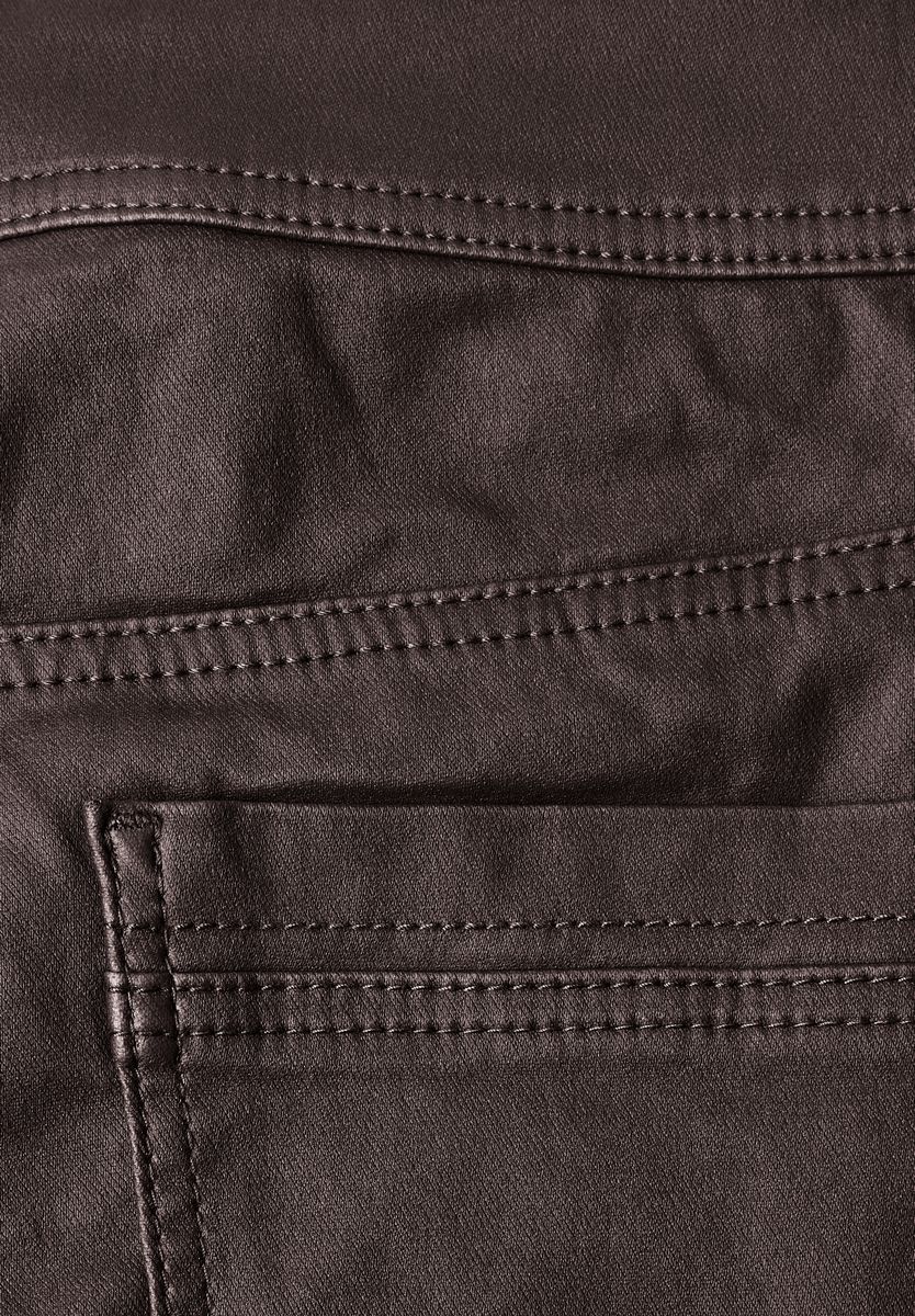 Mid Waist Straight Leg Hose im Slim Fit