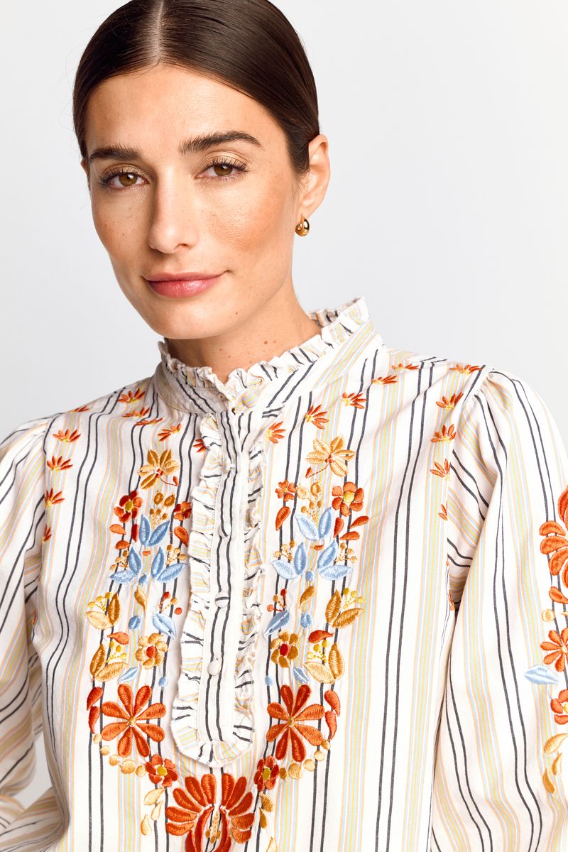 Blouse with multicolour emroidery organic